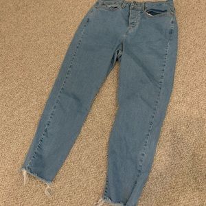 Wedgie Levi’s skinny jeans, frayed hem, like new